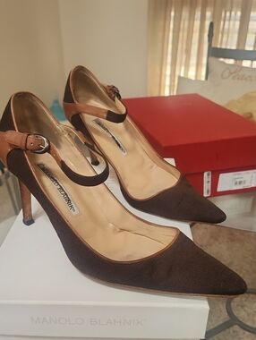 Manolo Blahnik Dark Brown Woven Mesh Trimmed With Leather. 31/2" Heels